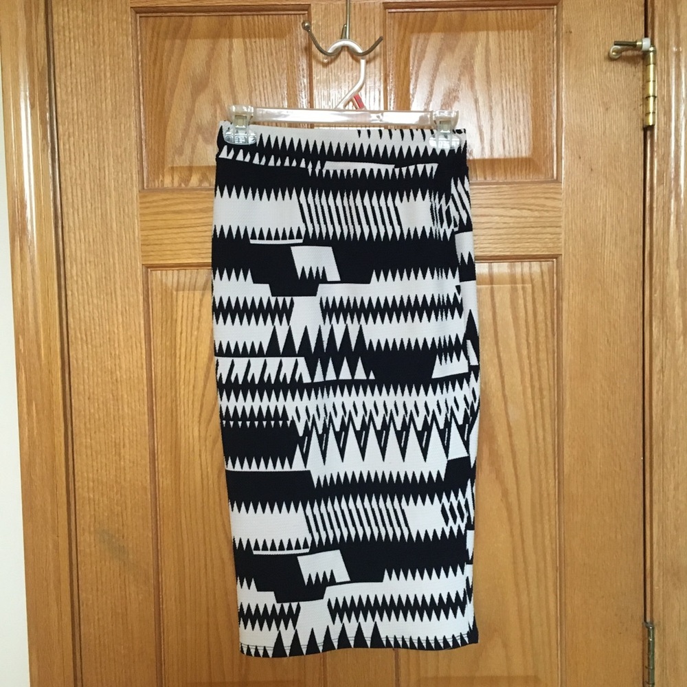 Navy and white pencil skirt